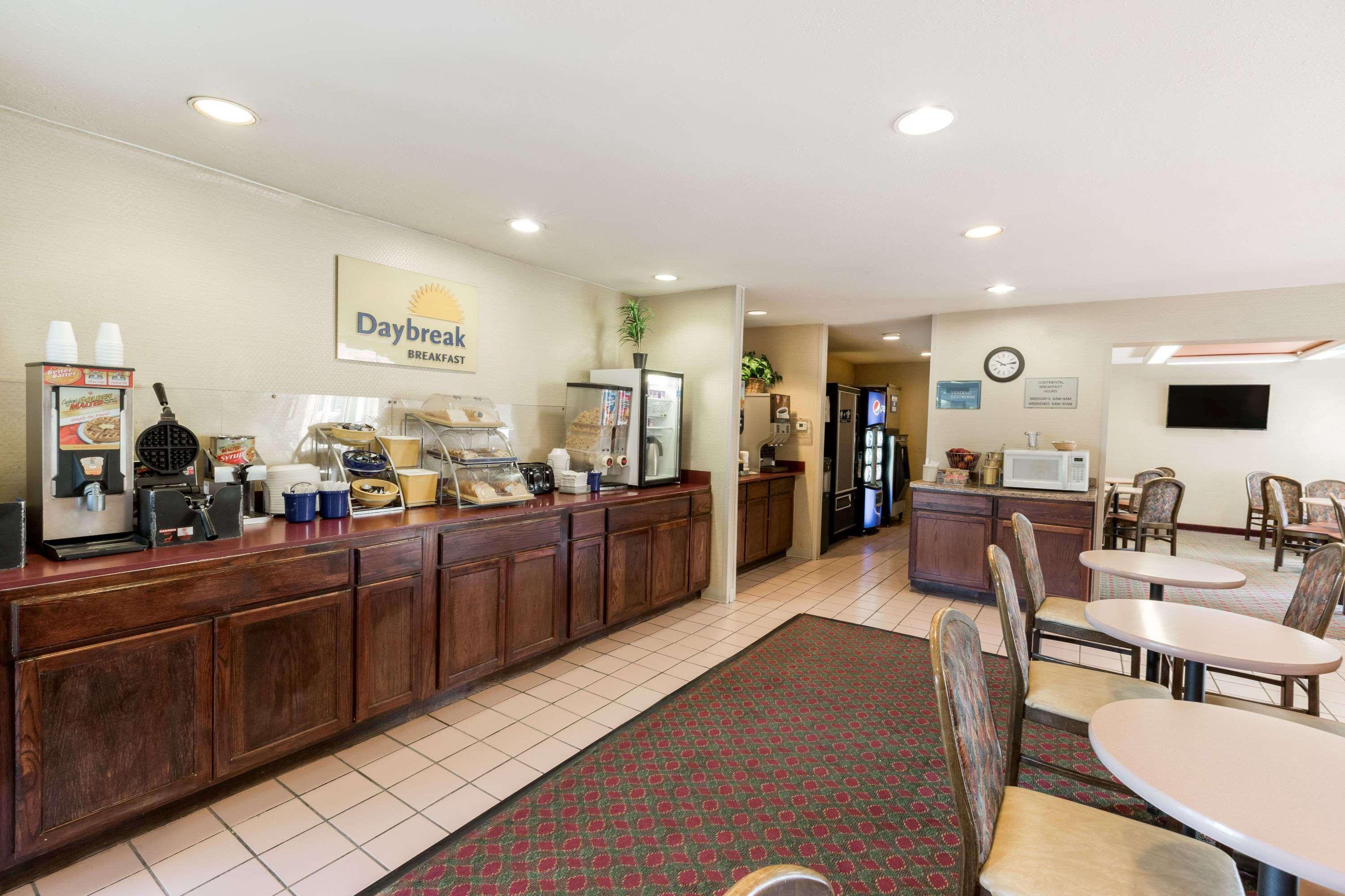 Days Inn By Wyndham West Des Moines - Clive Exterior foto